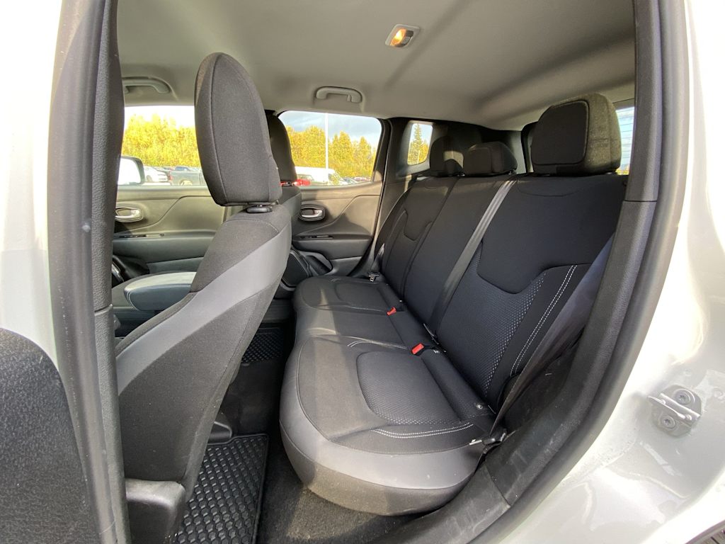 Thumbnail: 2023 Jeep Renegade - 10