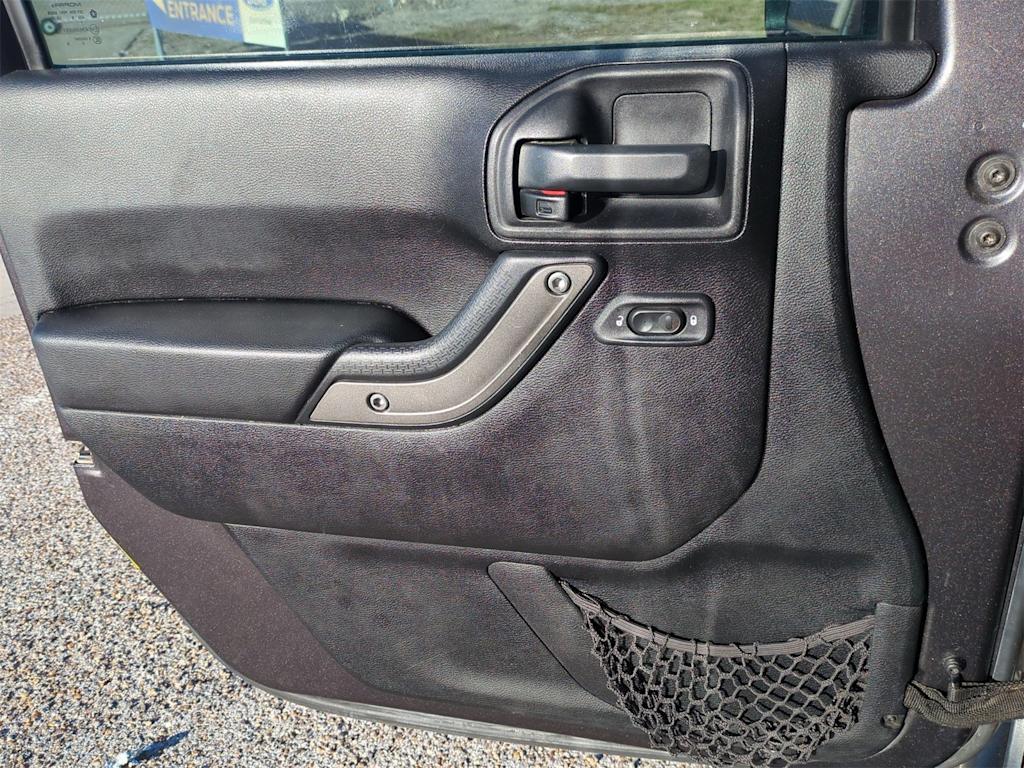 Thumbnail: 2017 Jeep Wrangler - 25