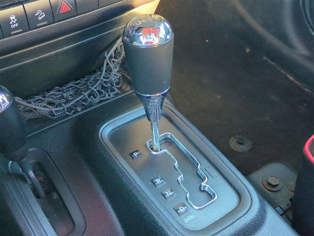 Thumbnail: 2017 Jeep Wrangler - 13