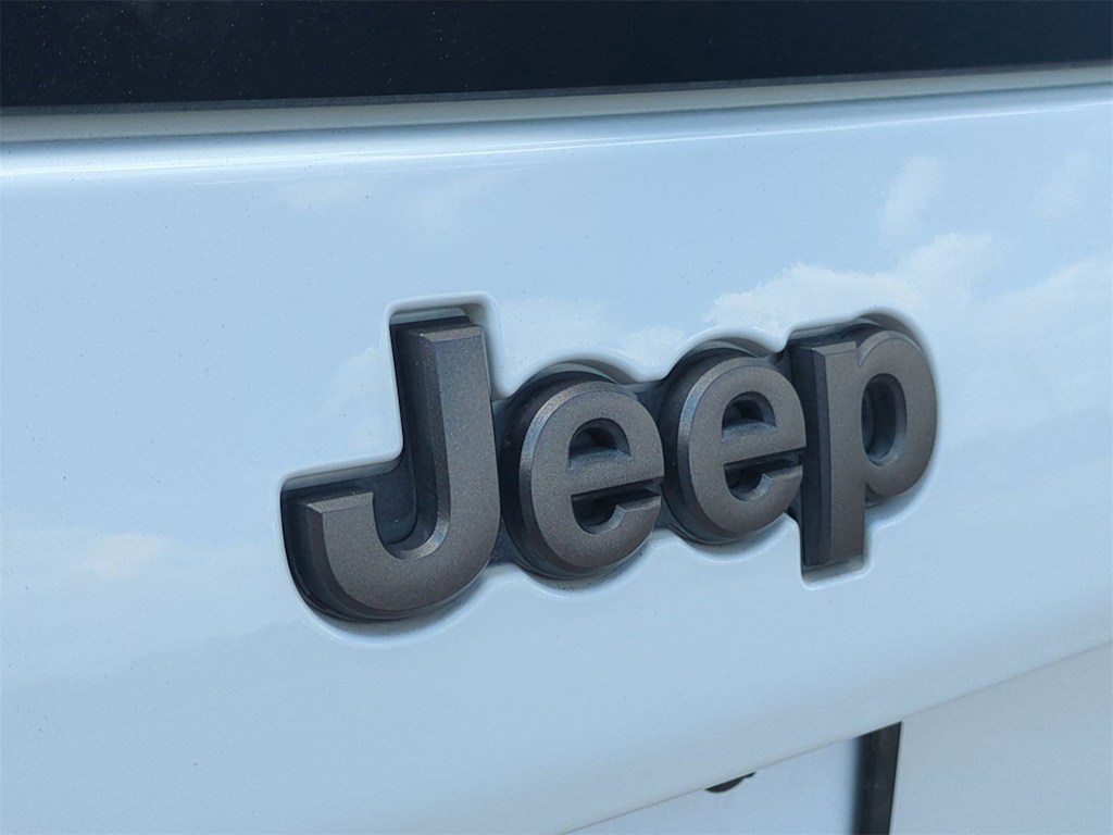 Thumbnail: 2021 Jeep Cherokee - 6