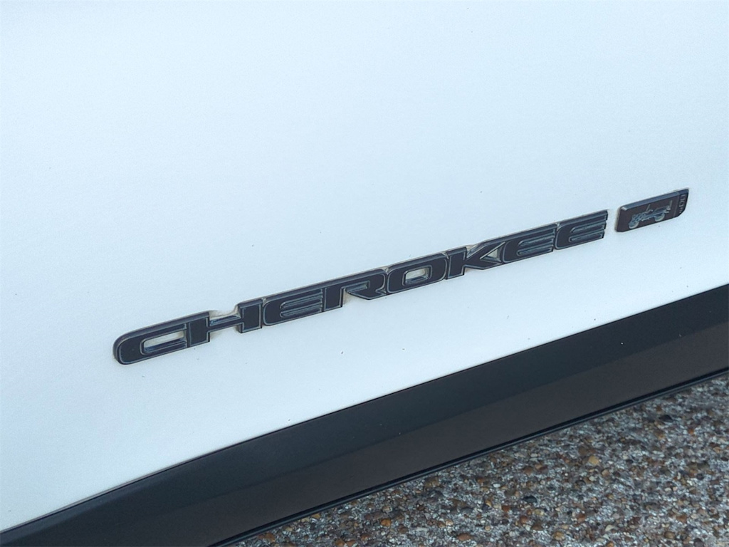 Thumbnail: 2021 Jeep Cherokee - 34