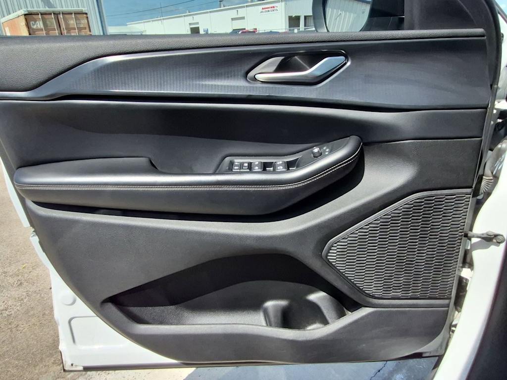 Thumbnail: 2023 Jeep Grand Cherokee - 28