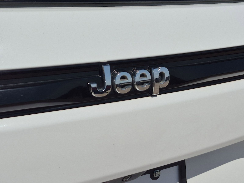 Thumbnail: 2023 Jeep Grand Cherokee - 31
