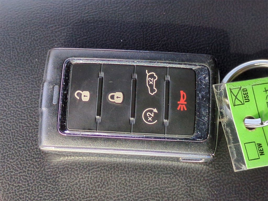 Thumbnail: 2023 Jeep Grand Cherokee - 17