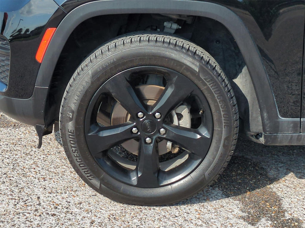 Thumbnail: 2023 Jeep Grand Cherokee - 7