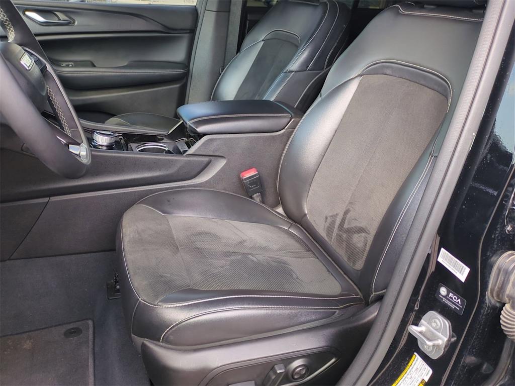 Thumbnail: 2023 Jeep Grand Cherokee - 10