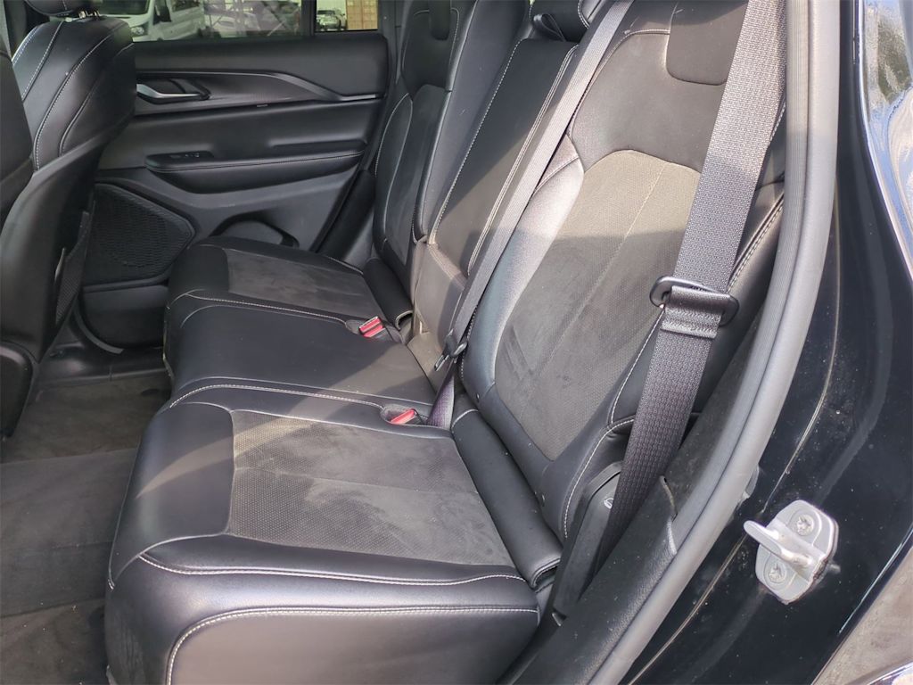 Thumbnail: 2023 Jeep Grand Cherokee - 12