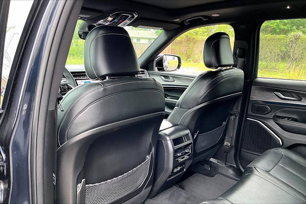 Thumbnail: 2023 Jeep Grand Cherokee - 12
