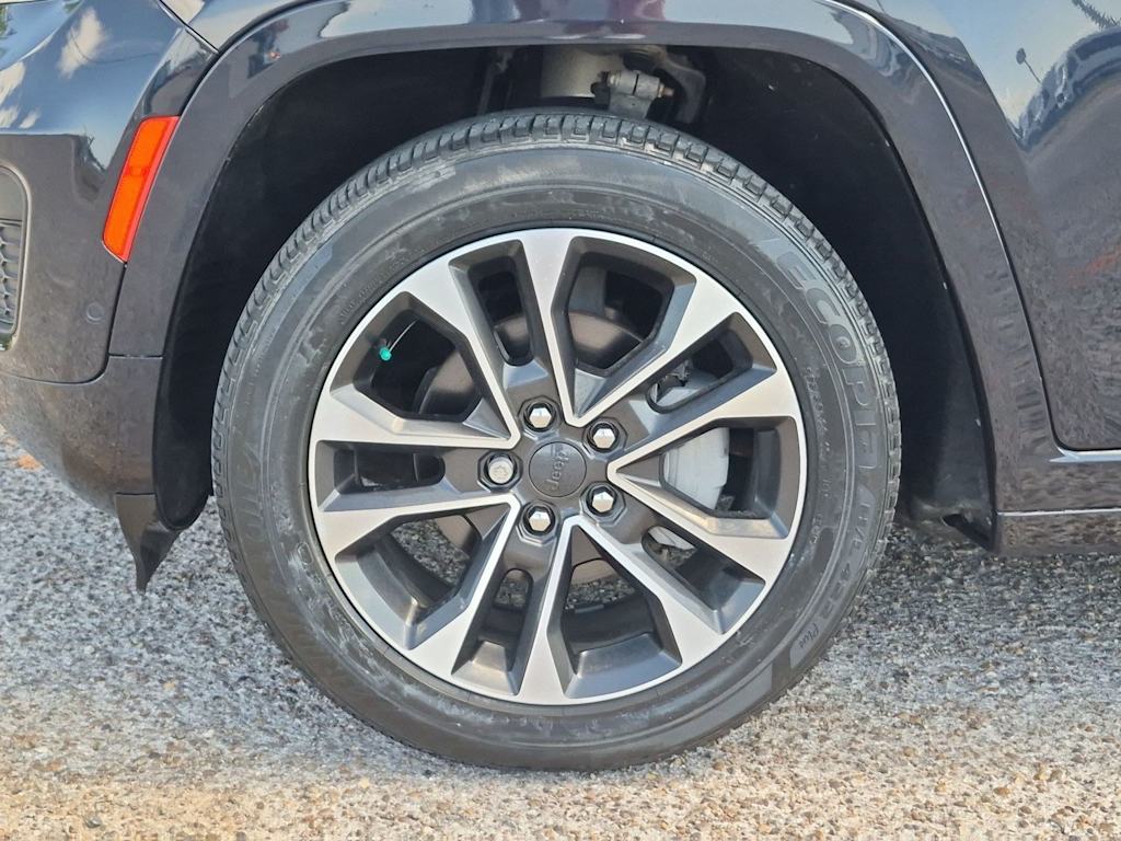 Thumbnail: 2023 Jeep Grand Cherokee - 8