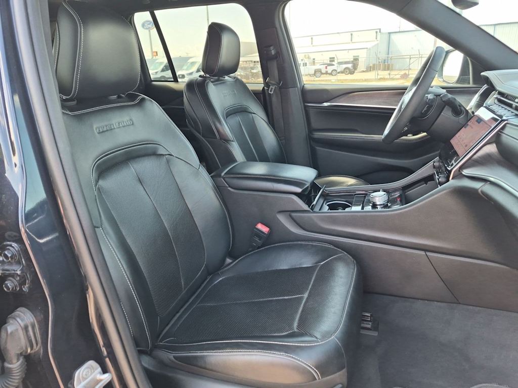 Thumbnail: 2023 Jeep Grand Cherokee - 12