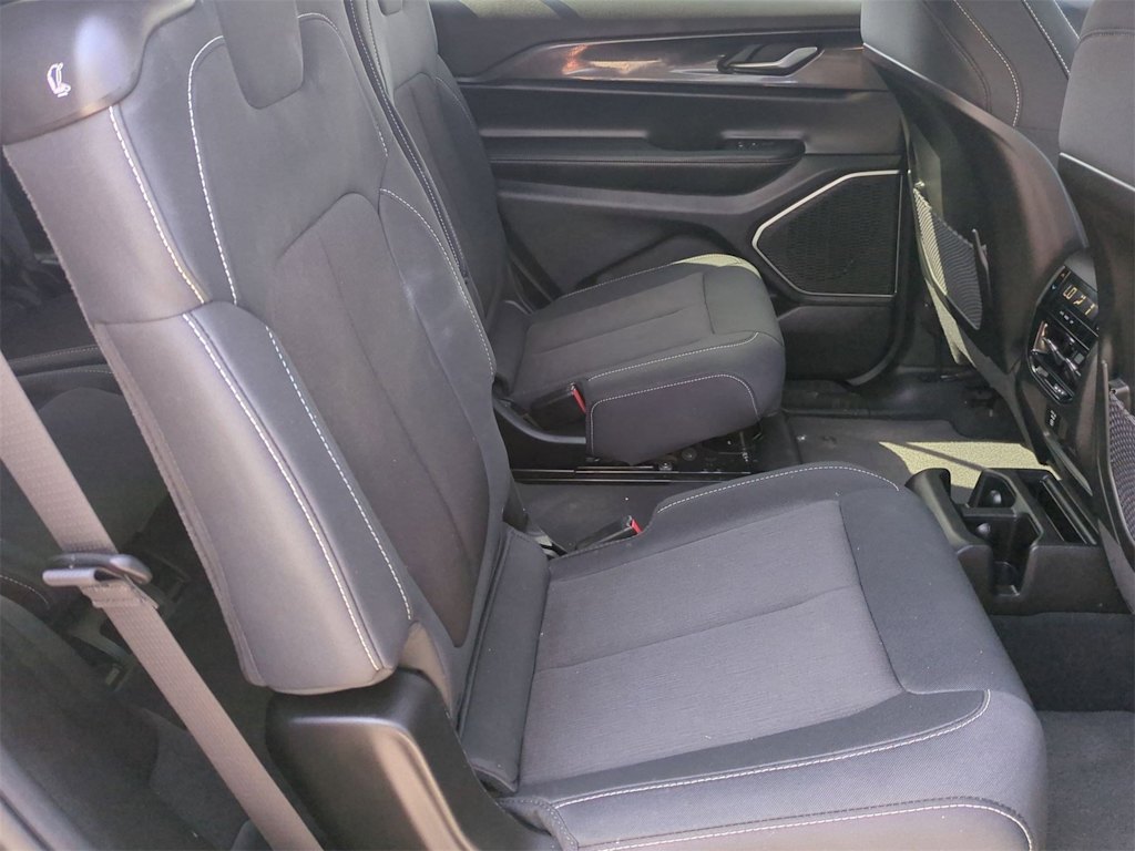 Thumbnail: 2022 Jeep Grand Cherokee L - 31