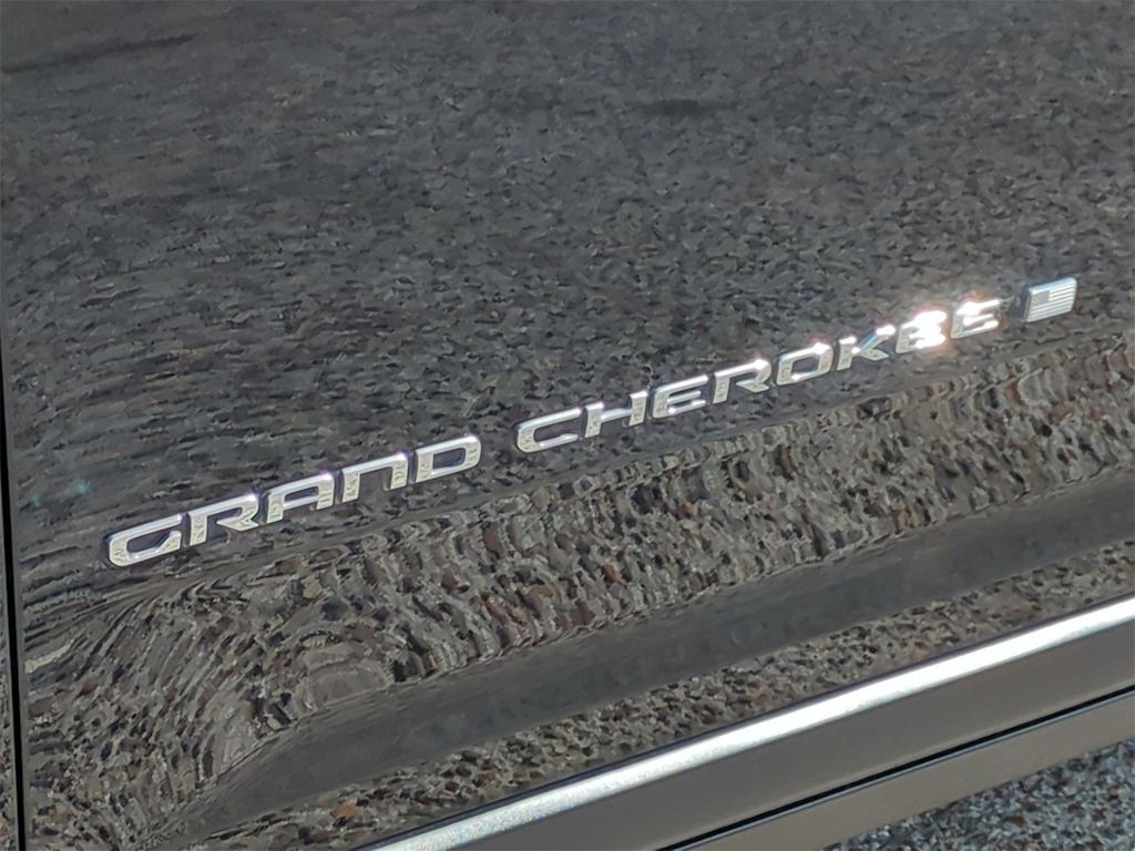Thumbnail: 2022 Jeep Grand Cherokee L - 33