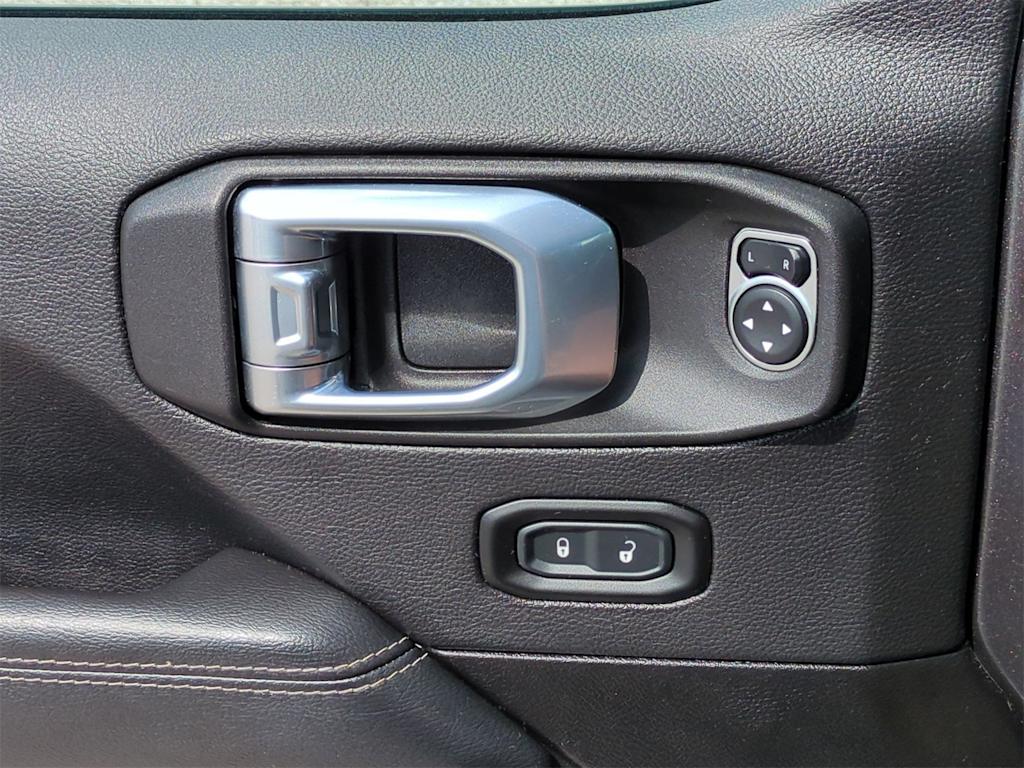 Thumbnail: 2022 Jeep Gladiator - 32