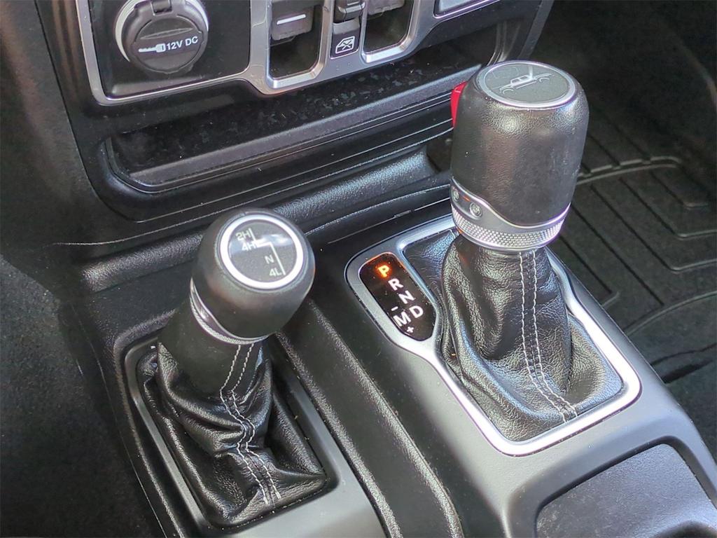 Thumbnail: 2022 Jeep Gladiator - 16