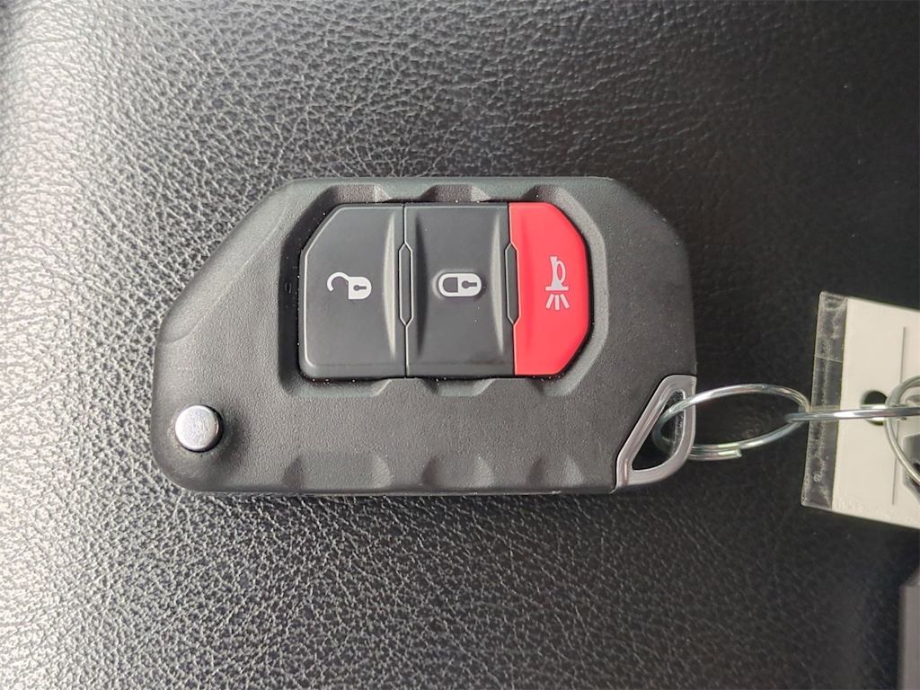 Thumbnail: 2022 Jeep Gladiator - 18