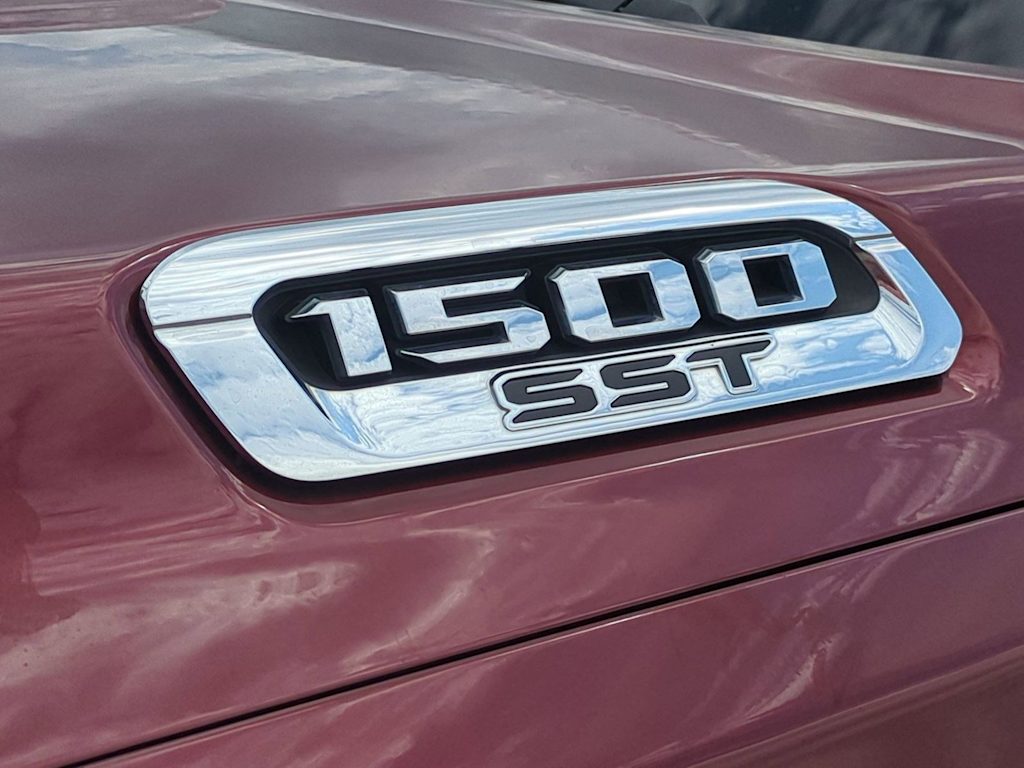 Thumbnail: 2025 RAM 1500 - 33