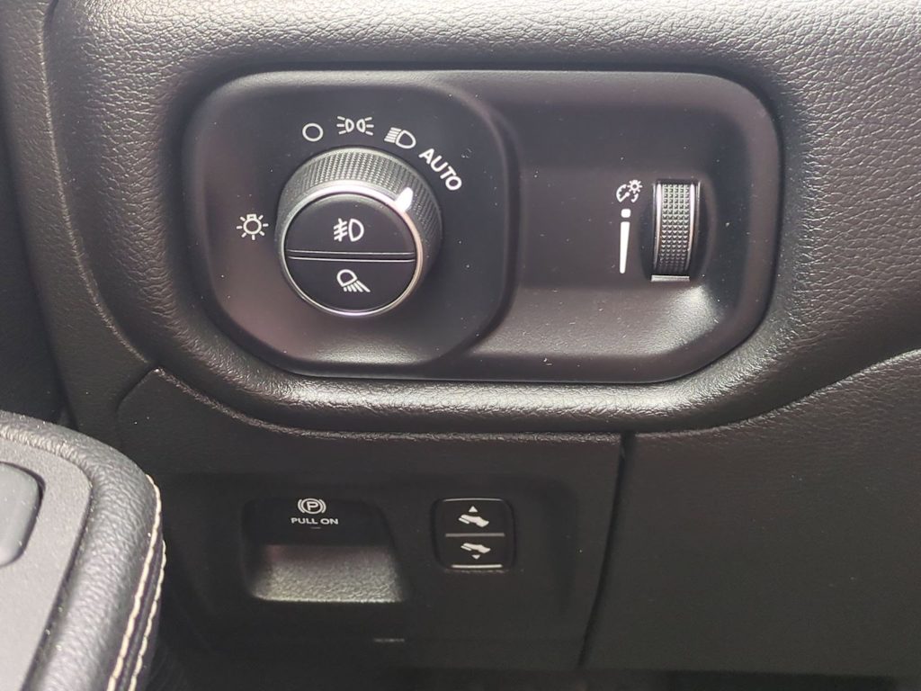 Thumbnail: 2025 RAM 1500 - 28