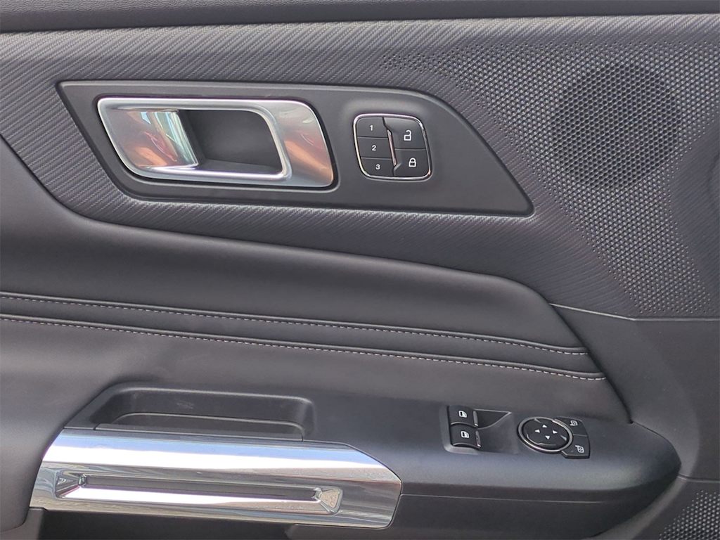 Thumbnail: 2025 Ford Mustang - 31