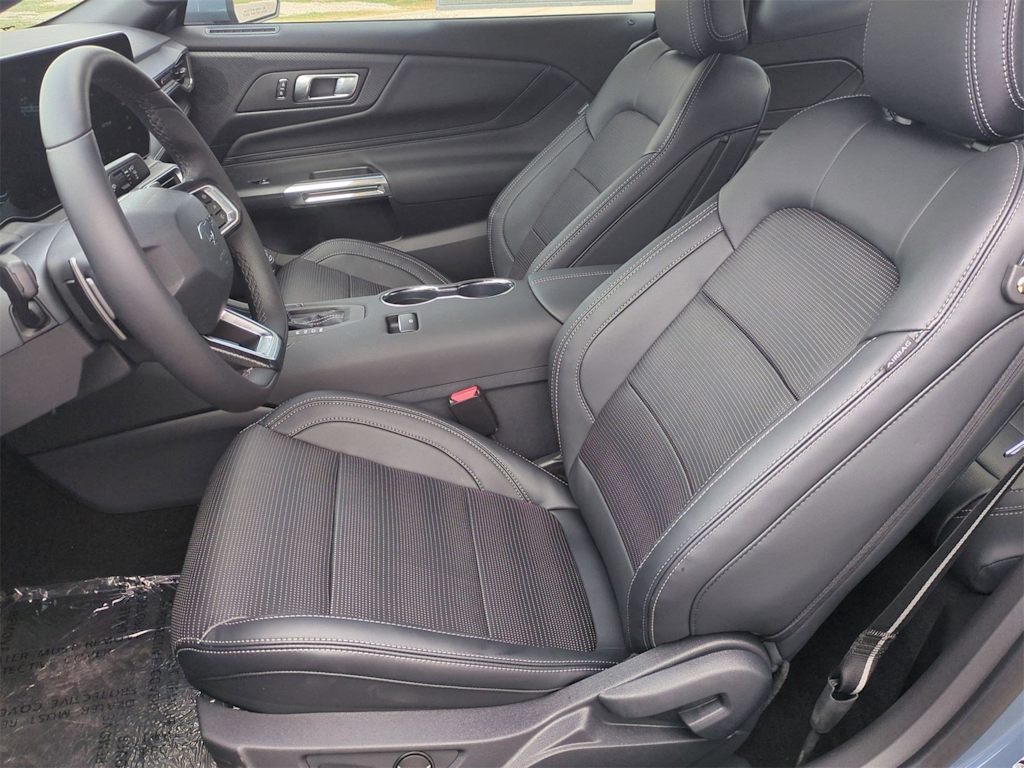 Thumbnail: 2025 Ford Mustang - 11