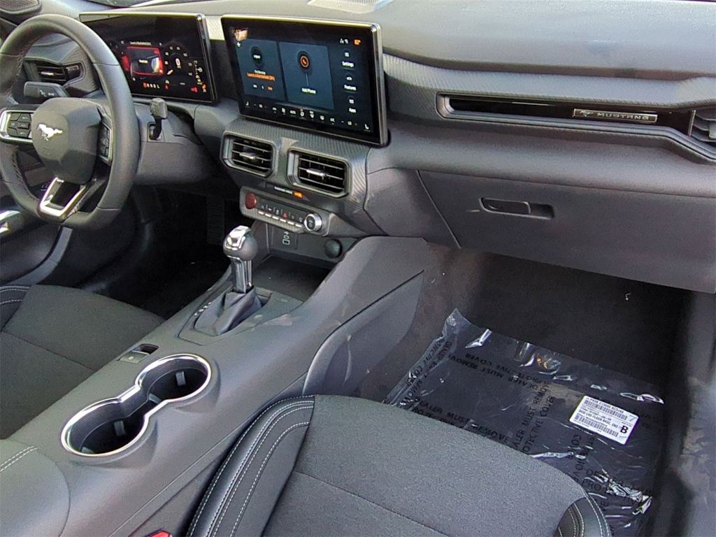 Thumbnail: 2025 Ford Mustang - 14