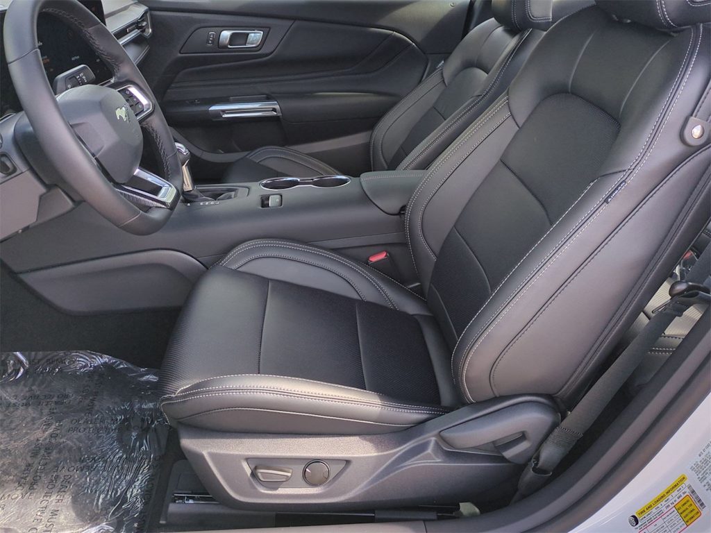 Thumbnail: 2025 Ford Mustang - 10