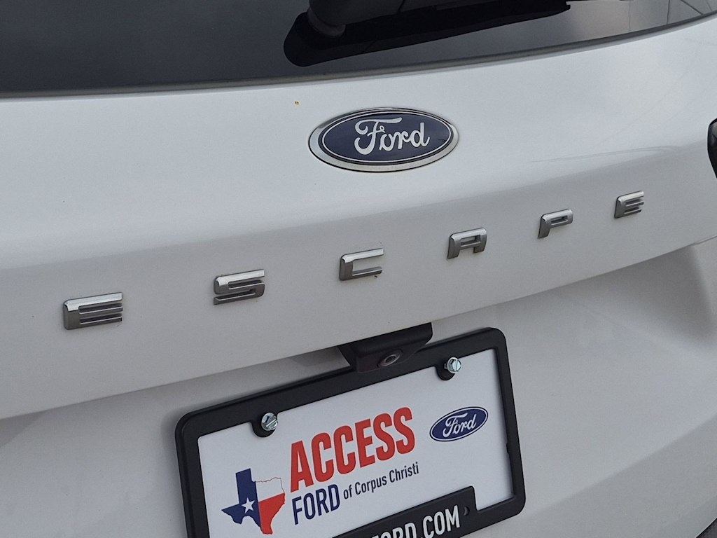 Thumbnail: 2021 Ford Escape - 32
