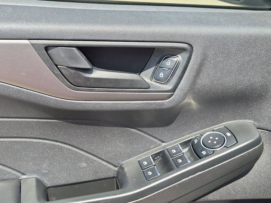 Thumbnail: 2023 Ford Escape - 31