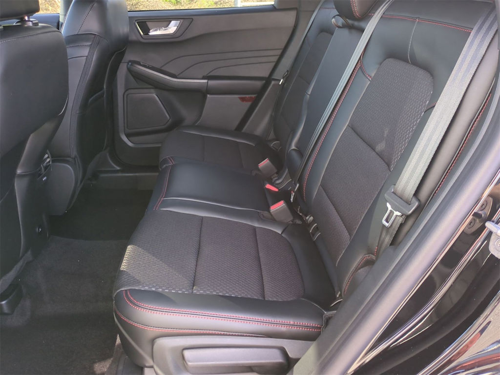 2025 Ford Escape ST-Line 12