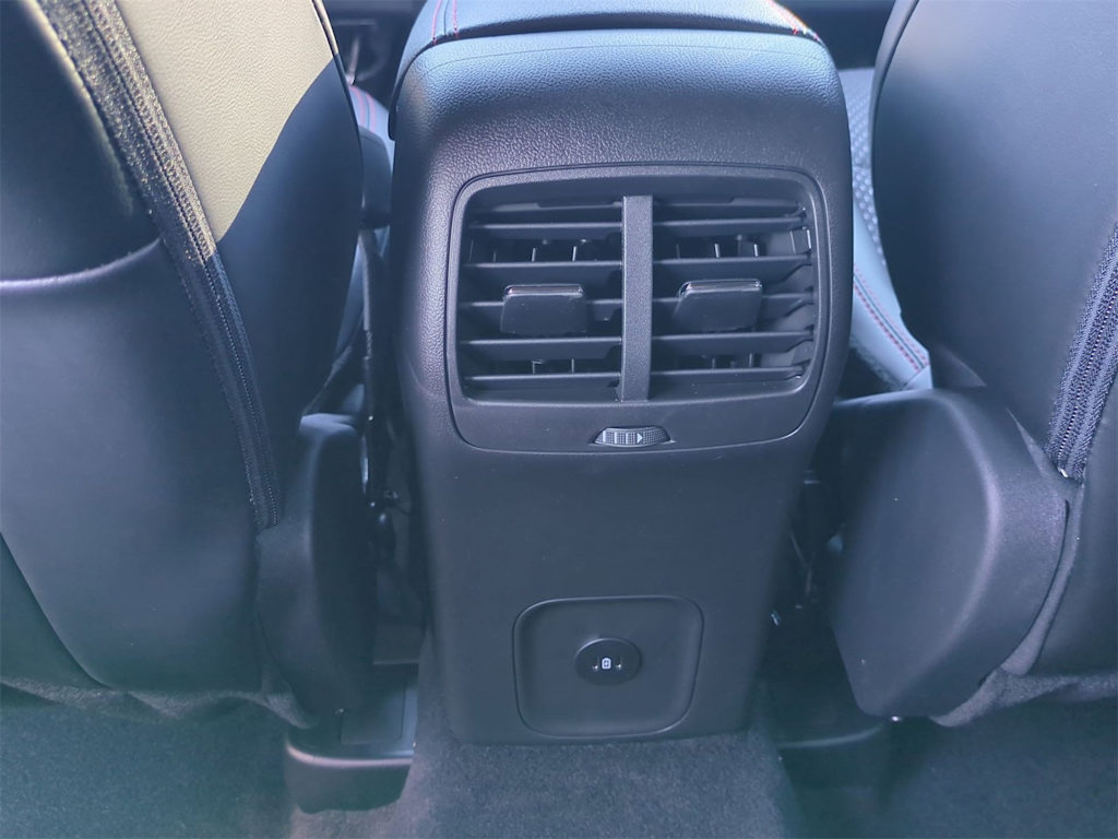 2025 Ford Escape ST-Line 28