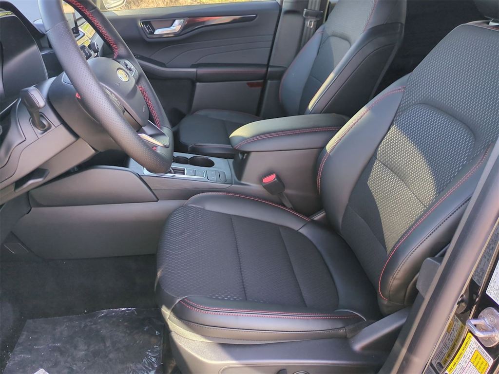 2025 Ford Escape ST-Line 10