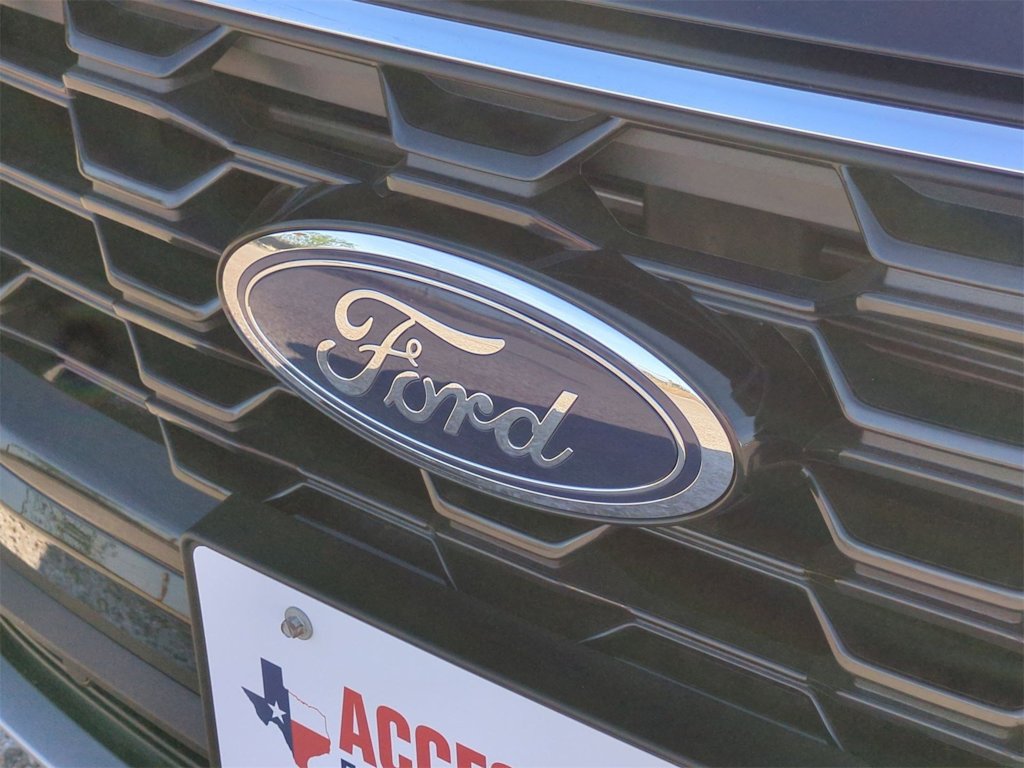 2025 Ford Escape ST-Line 32