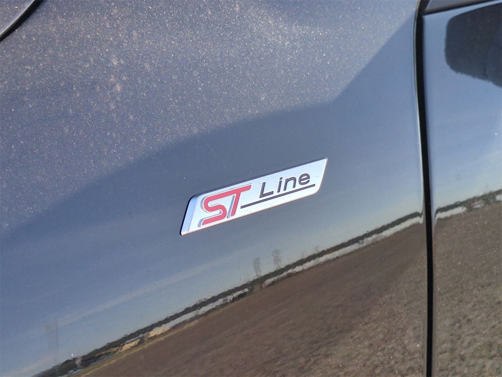 2025 Ford Escape ST-Line 33