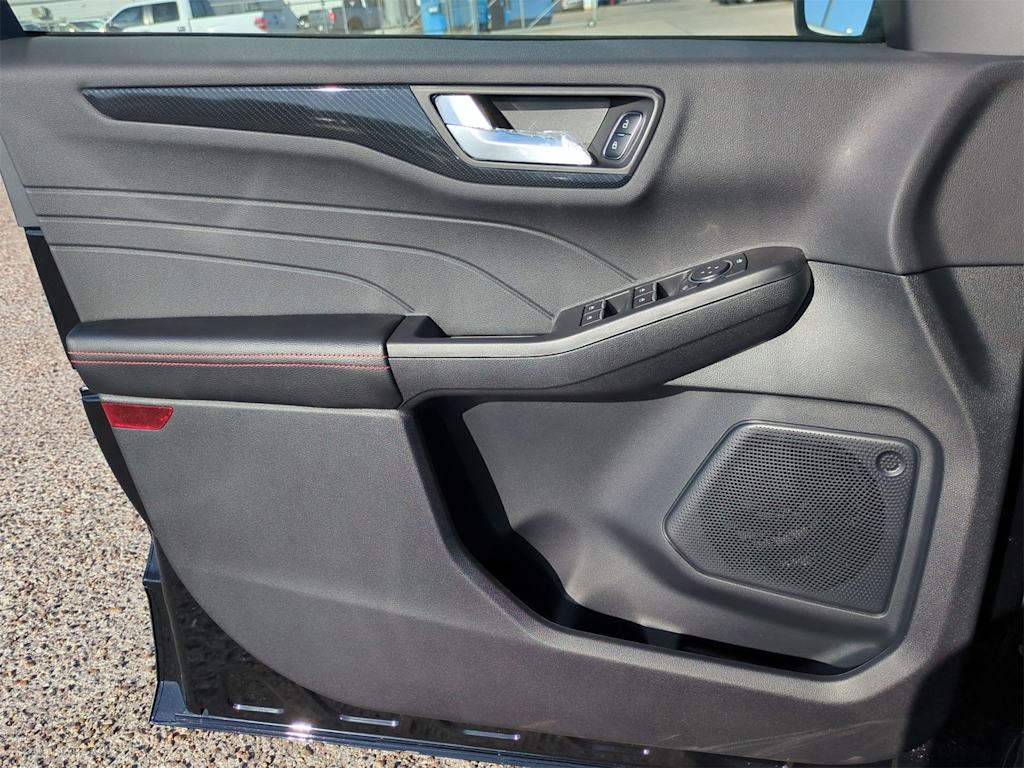 2025 Ford Escape ST-Line 29