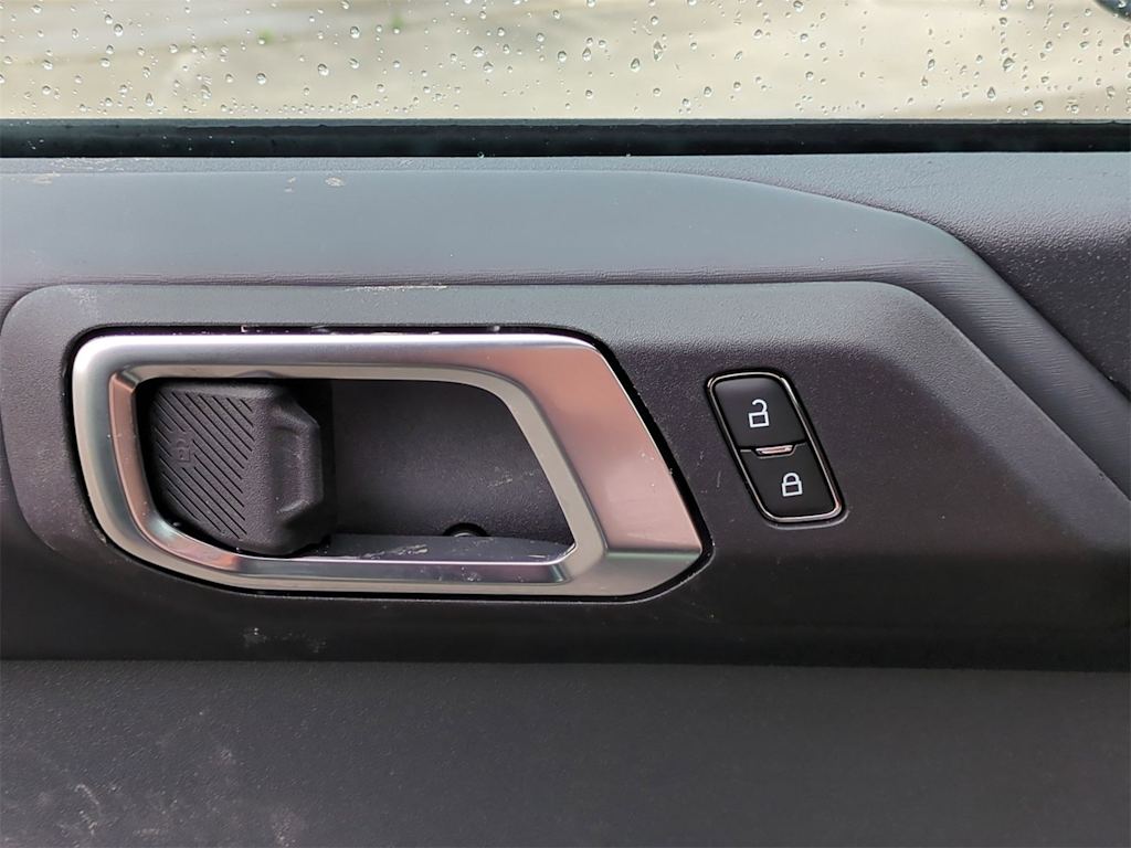2025 Ford Bronco Outer Banks 31