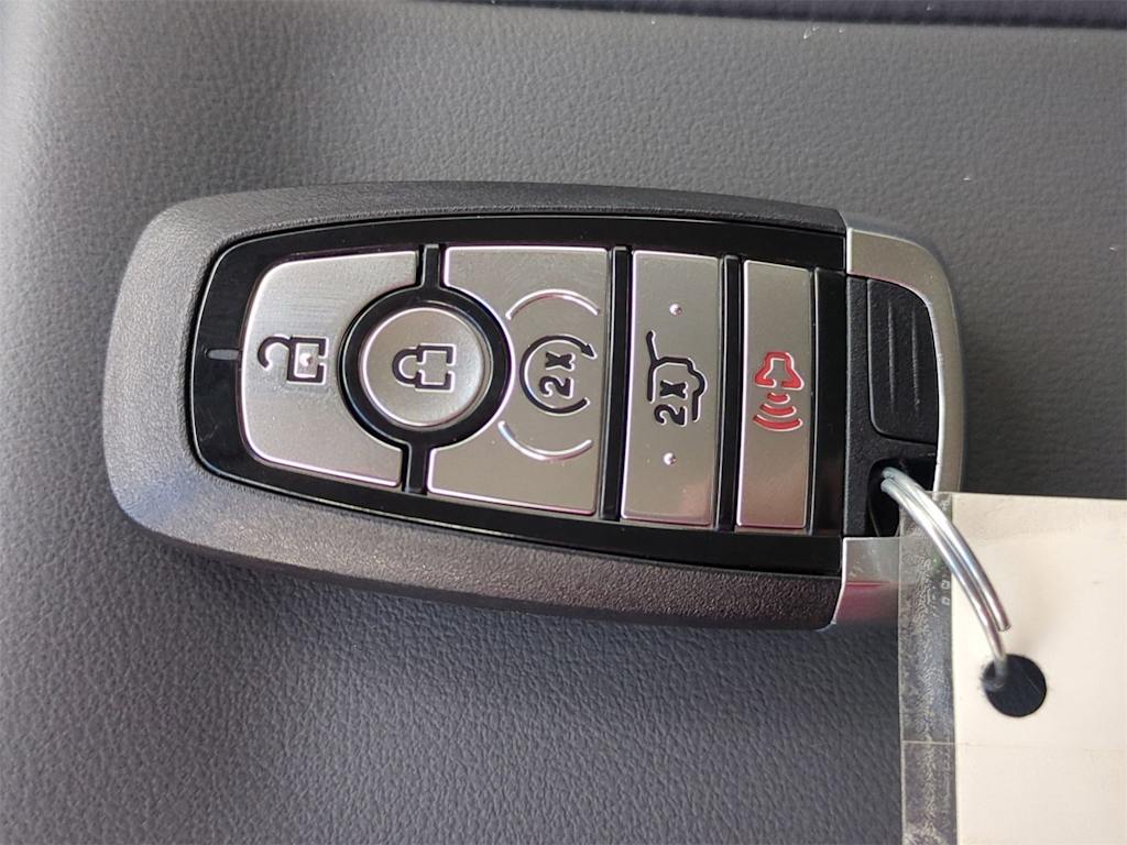 Thumbnail: 2025 Ford Expedition MAX - 16