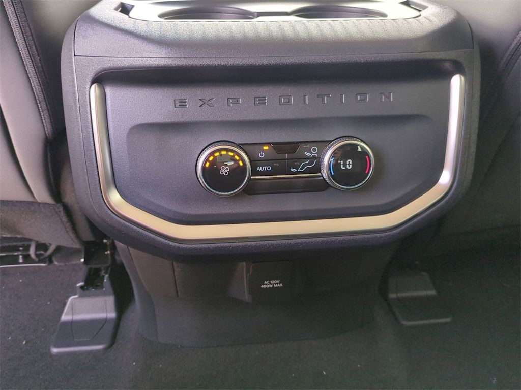 Thumbnail: 2025 Ford Expedition MAX - 30