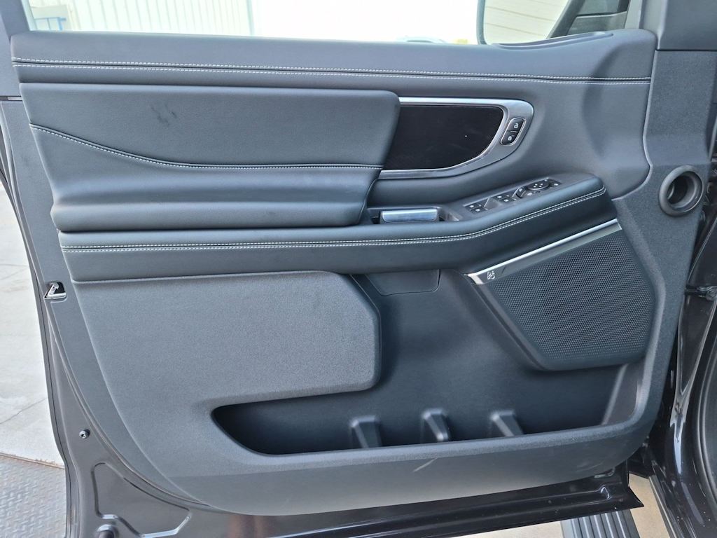 Thumbnail: 2027 Ford Expedition MAX - 32