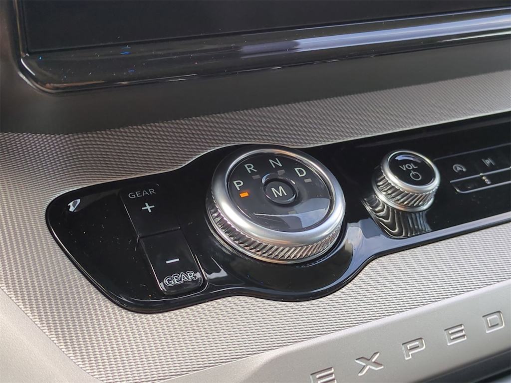 Thumbnail: 2025 Ford Expedition - 26