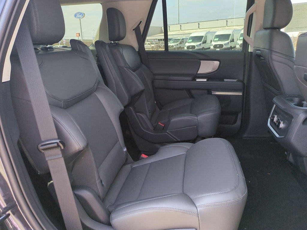 Thumbnail: 2026 Ford Expedition - 32