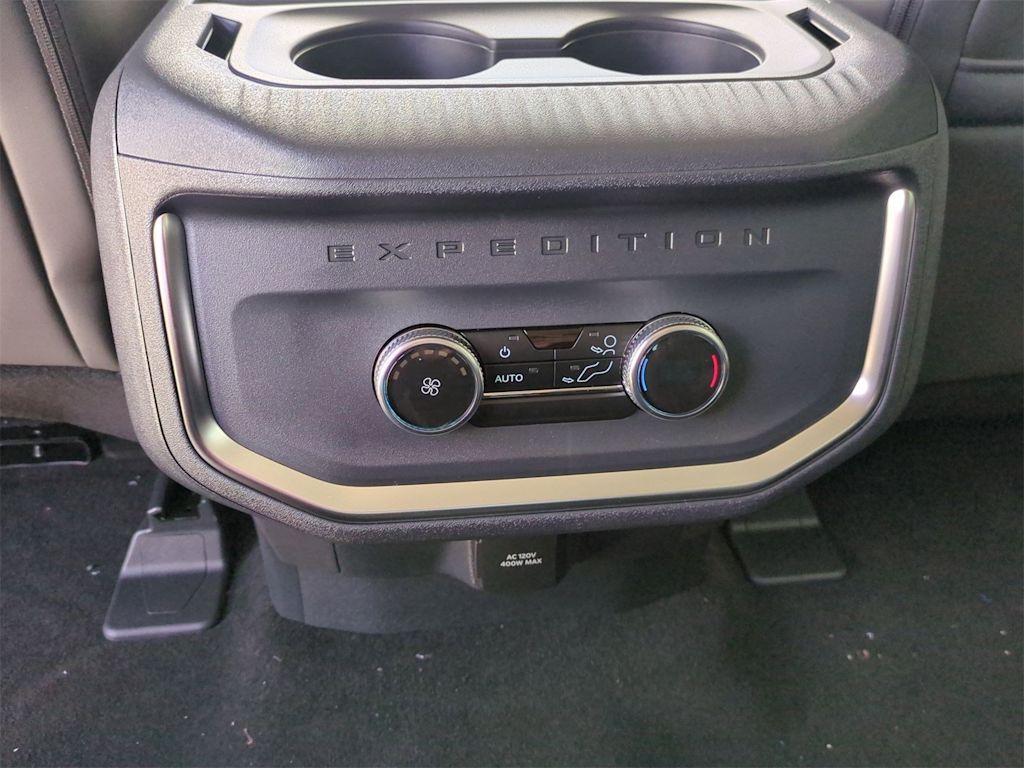 Thumbnail: 2025 Ford Expedition - 29