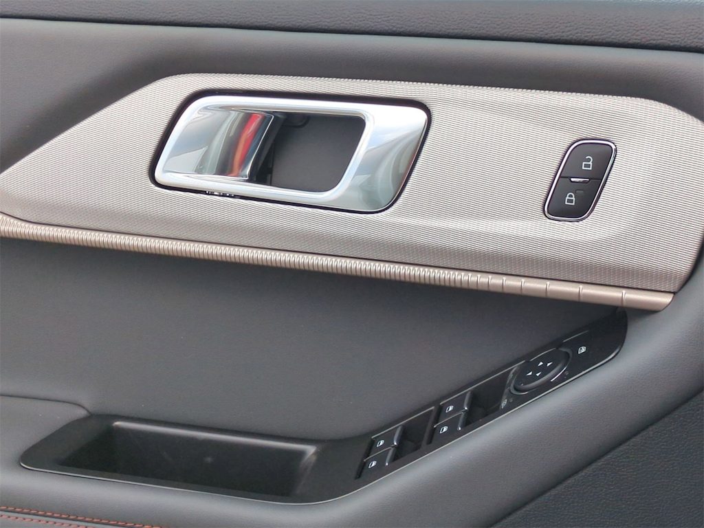 Thumbnail: 2025 Ford Explorer - 32