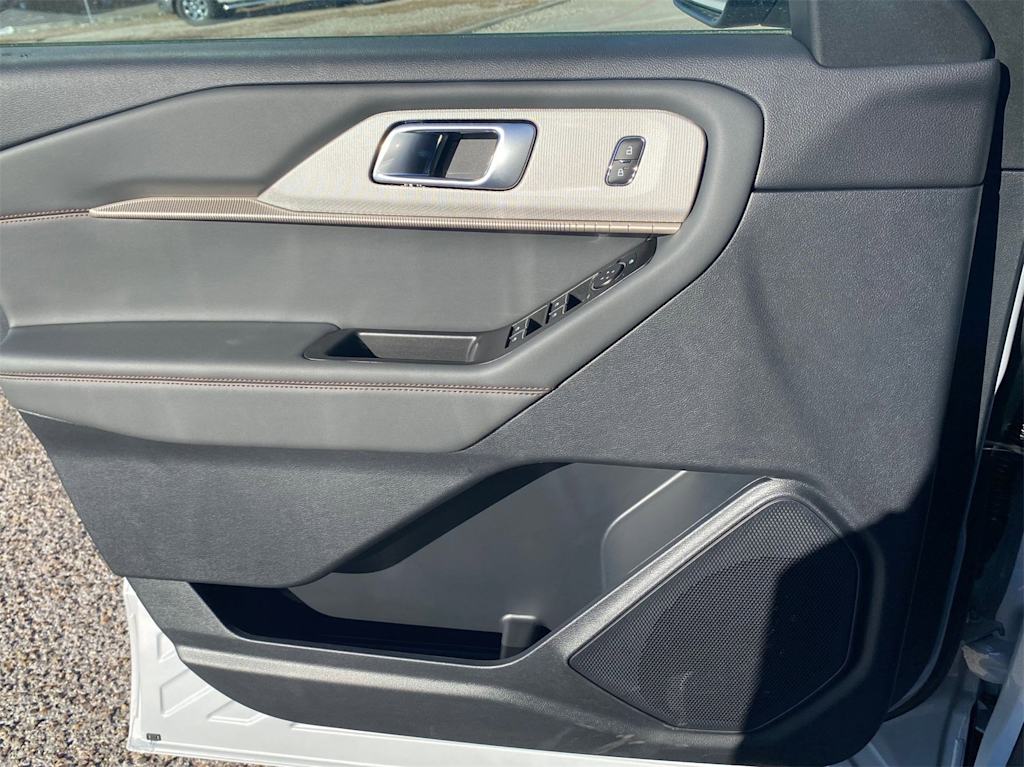 Thumbnail: 2025 Ford Explorer - 31