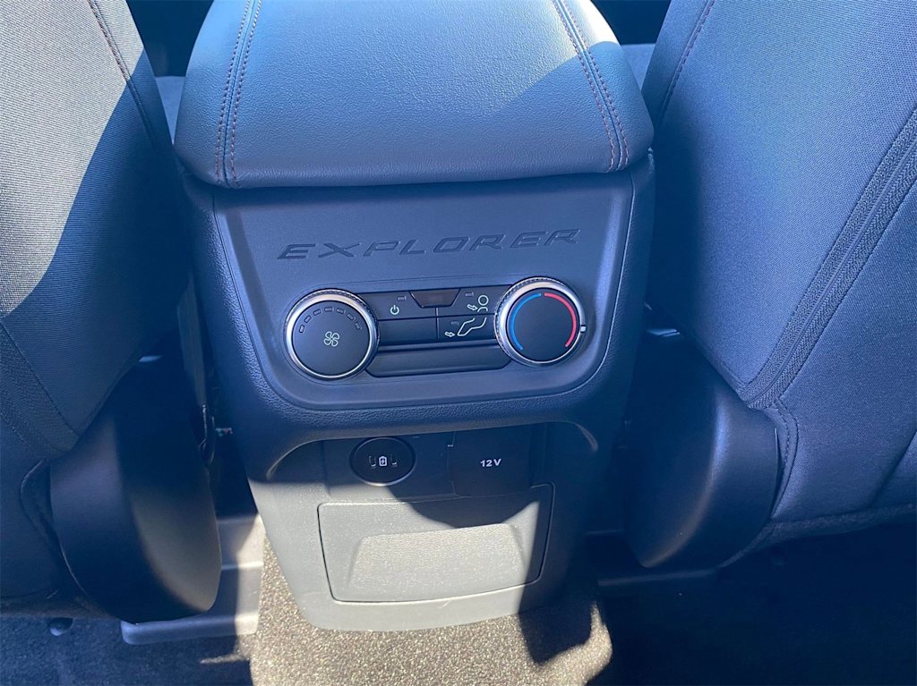 Thumbnail: 2025 Ford Explorer - 30