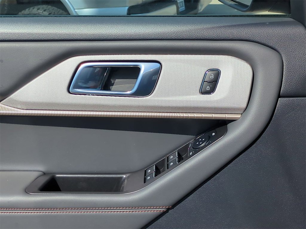 Thumbnail: 2025 Ford Explorer - 32