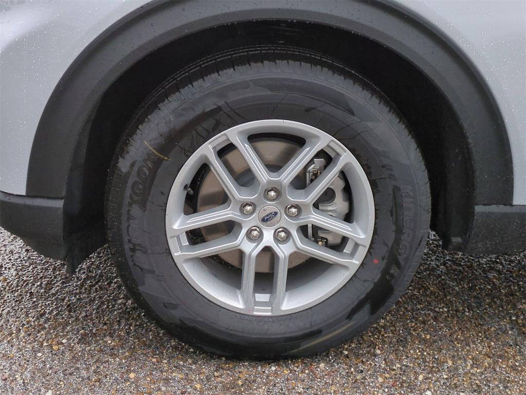 Thumbnail: 2025 Ford Explorer - 8