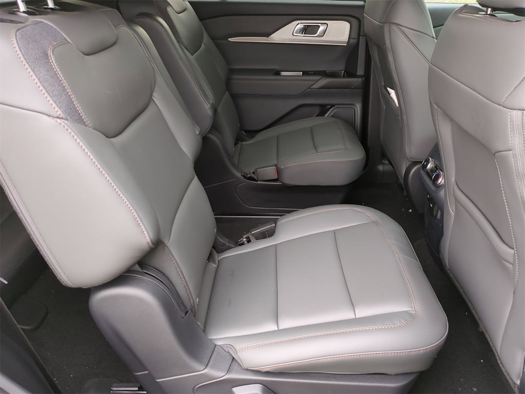 Thumbnail: 2025 Ford Explorer - 33