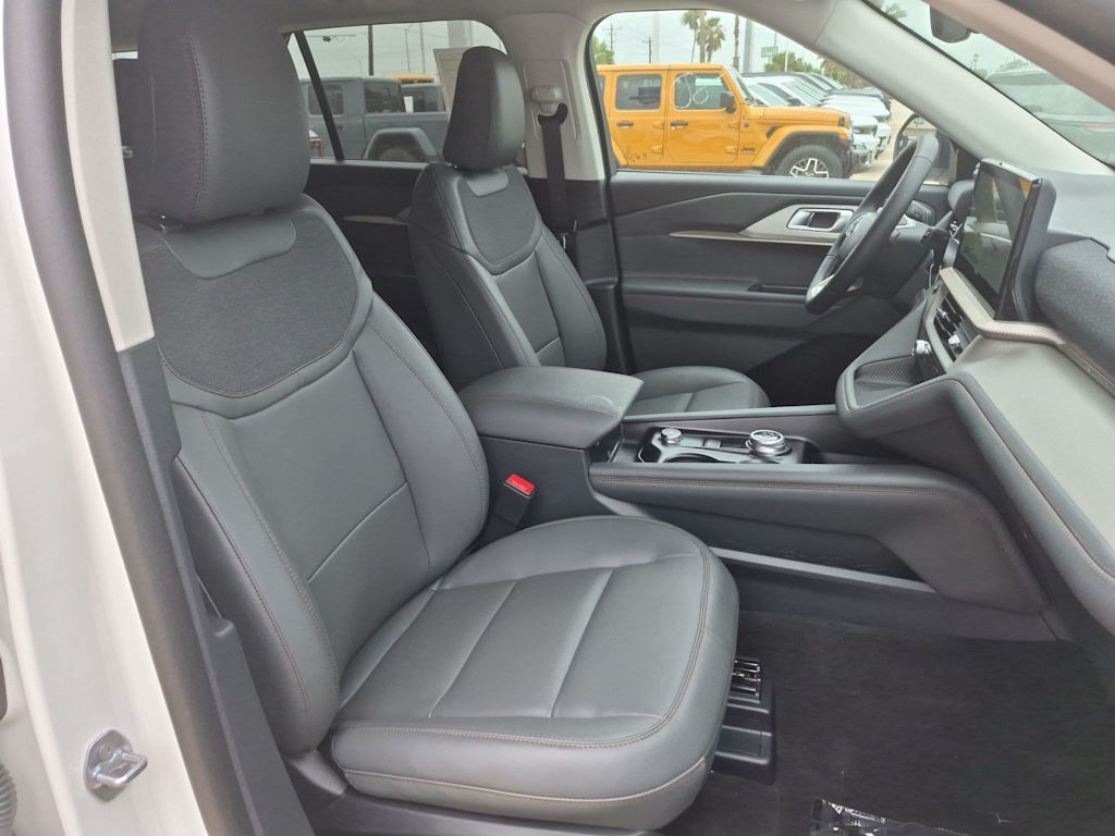 Thumbnail: 2026 Ford Explorer - 12