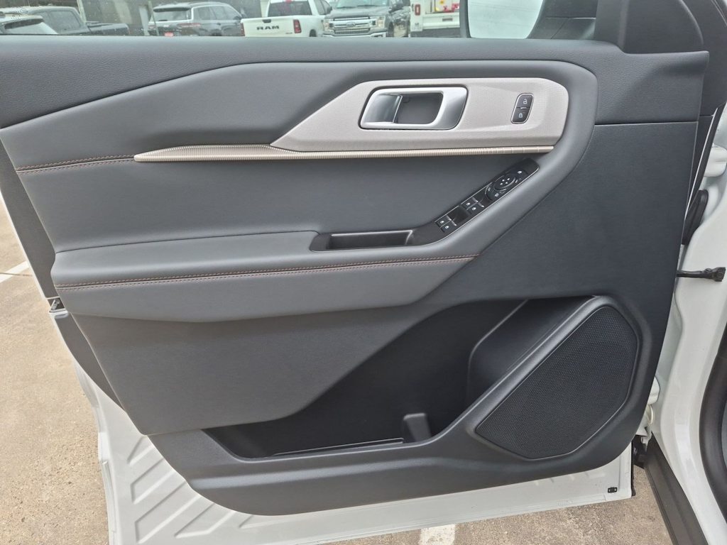 Thumbnail: 2026 Ford Explorer - 31