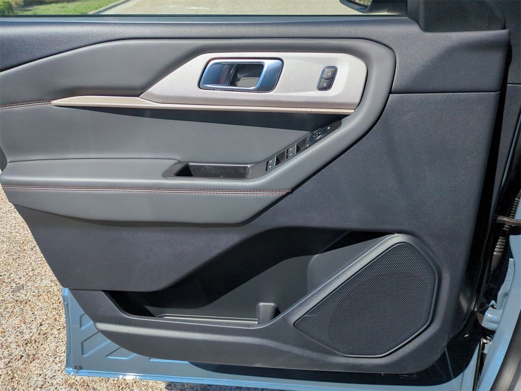 Thumbnail: 2025 Ford Explorer - 31