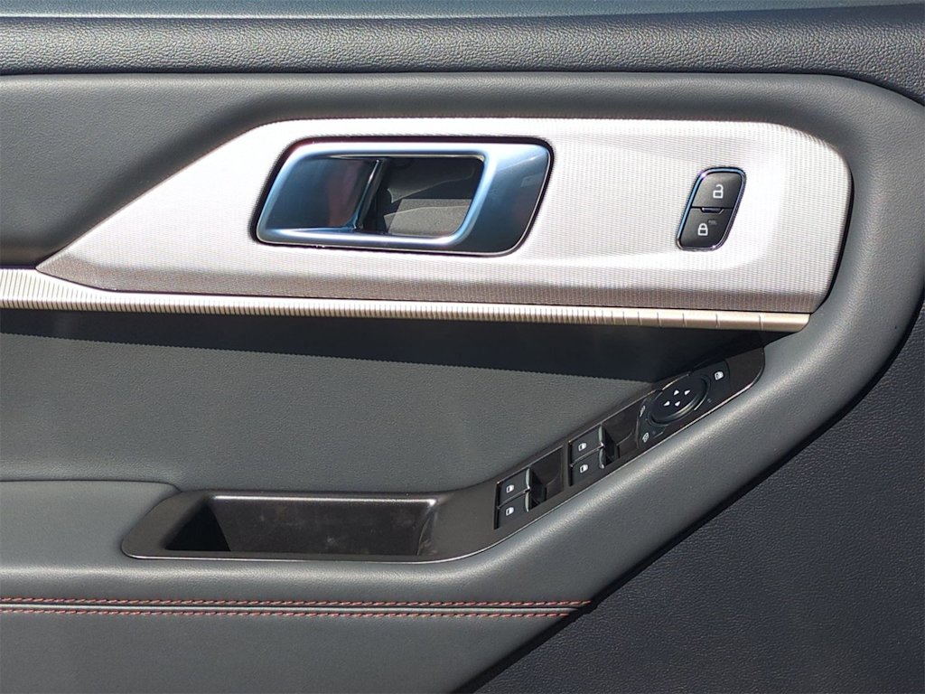 Thumbnail: 2025 Ford Explorer - 32